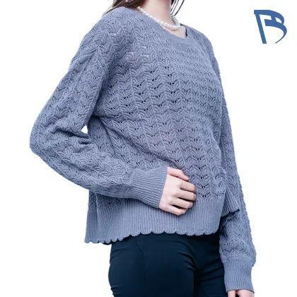 Women's pullover made of acrylic fiber