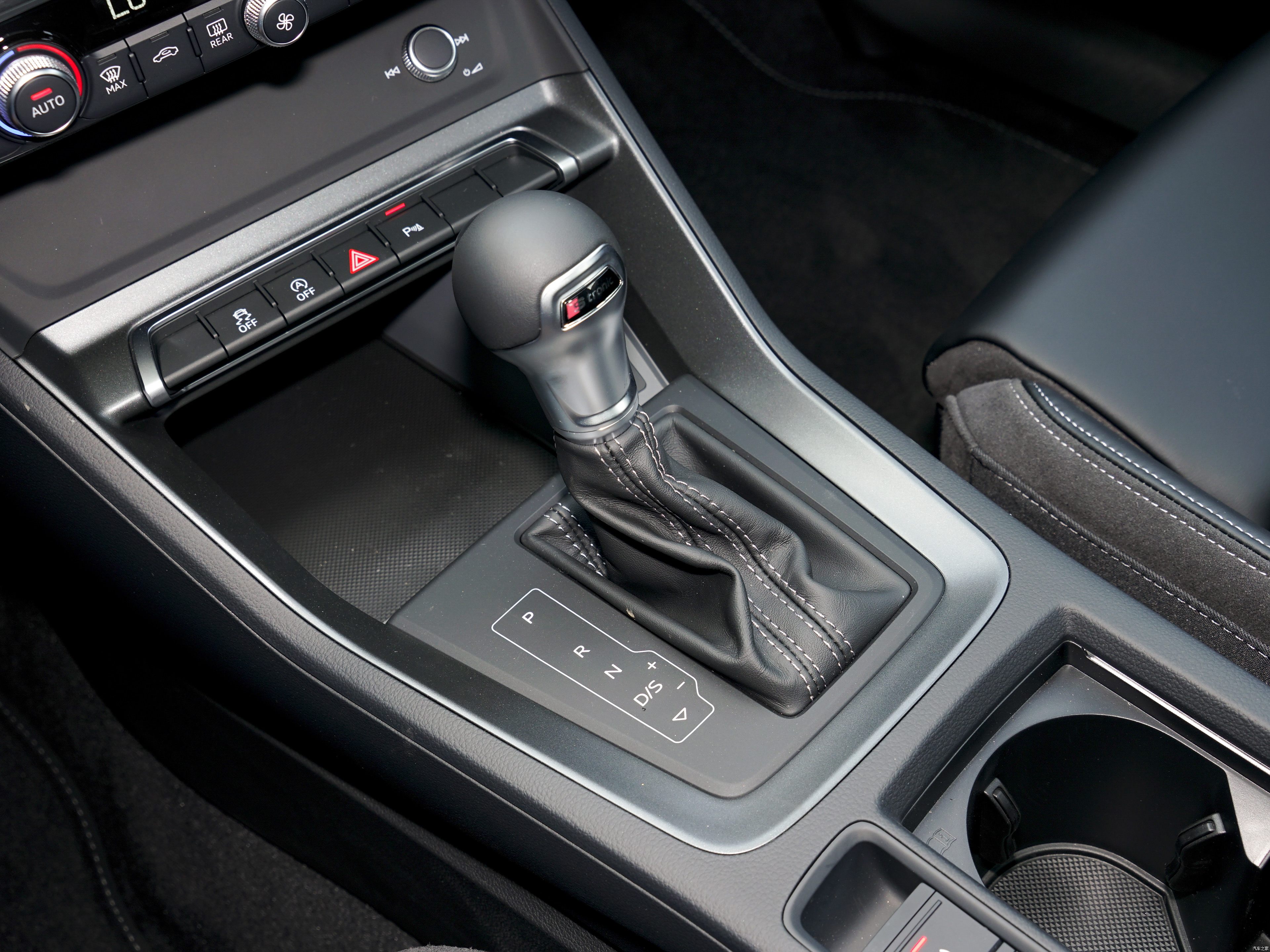 Audi Q3 8
