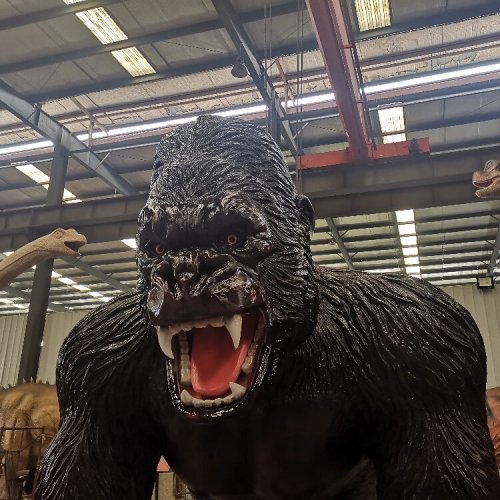 Lifelike Animatronic Gorilla for Realistic Exhibits