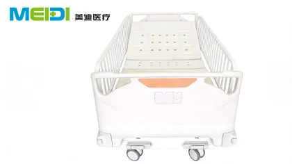 Full Fence Pediatric Nursing Bed Double Crank with Central Brake