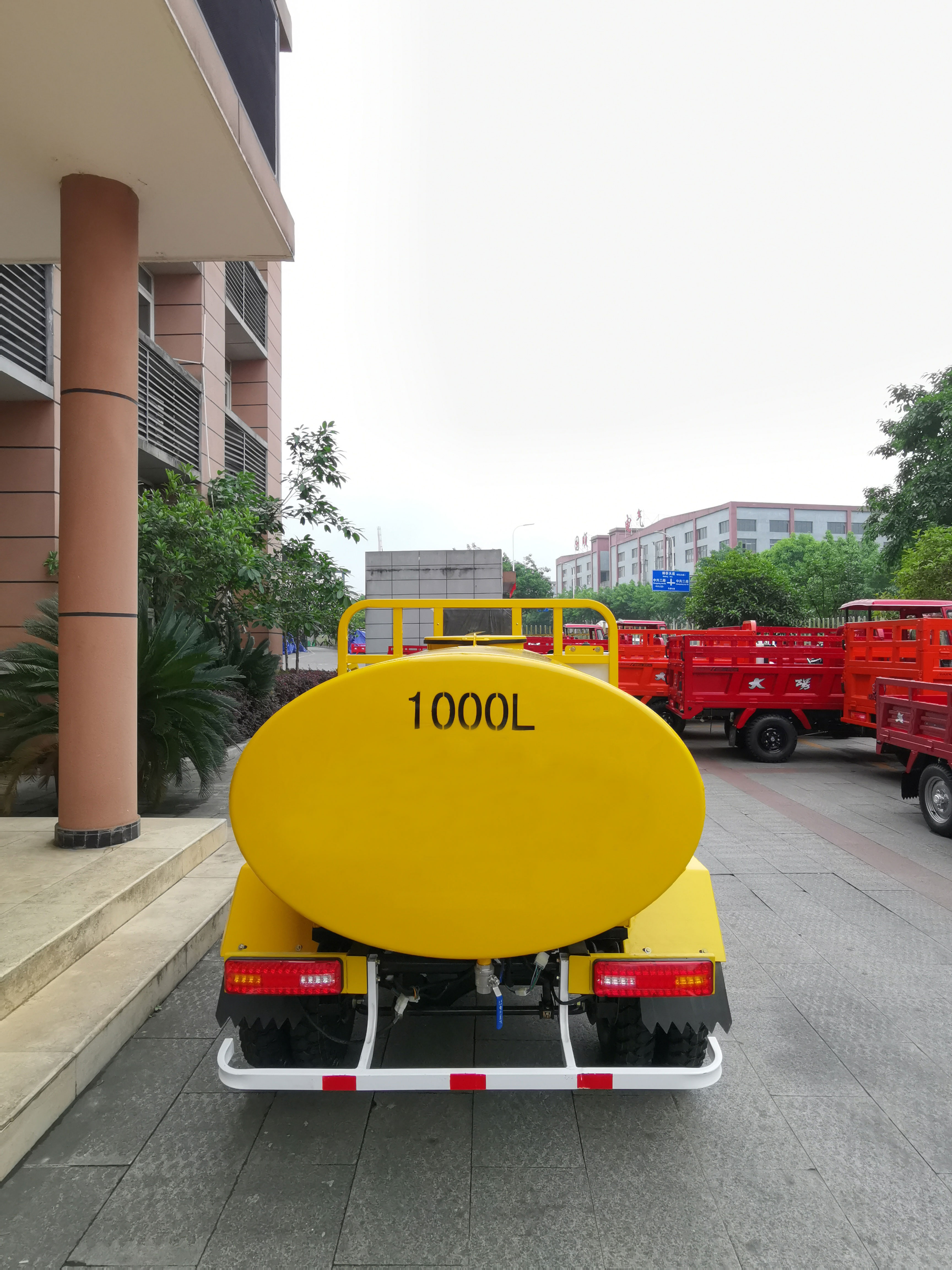 Triciclo de tanque de água personalizado para uso agrícola