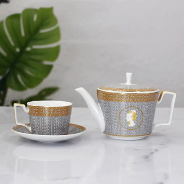 Customized Porcelain 750 ml Coffee Tea Pot with Gold Handle and Queen Pattern - Includes Tea Cup Serving Set for Home Use