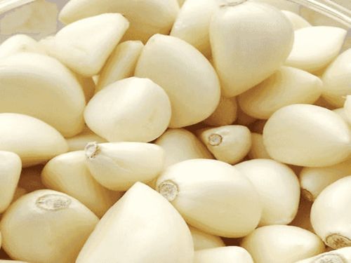 সর্বশেষ ক্রপ করা উচ্চ-মানের খোসা ছাড়ানো রসুনের লবঙ্গ