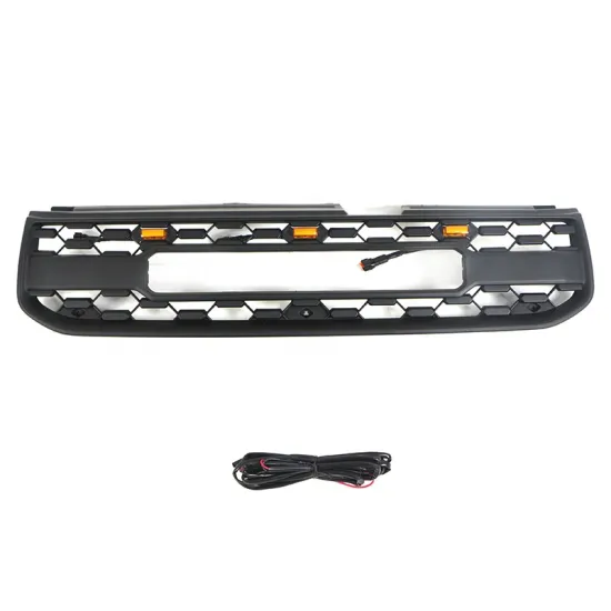 Auto Part Exterior Accessories Black ABS Plastic Car Grille with LED Light for 2004-2005 RAV4