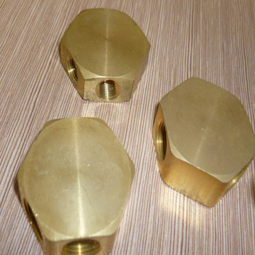 4-Way Brass Manifold Joint Fitting with Four 1/4\" Female NPT Connectors