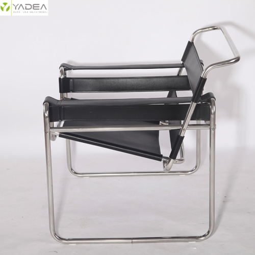 Chaise classique Wassily en cuir de selle Marcel Breuer