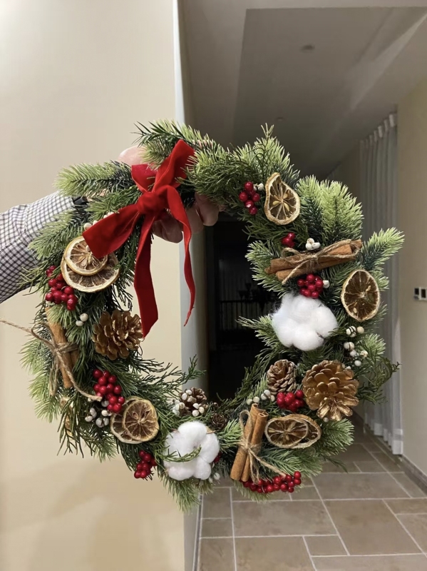 Modern and Stylish Wreath