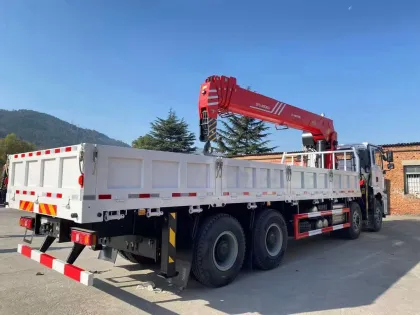 42T Shacman truck mounted 16T UNIC crane