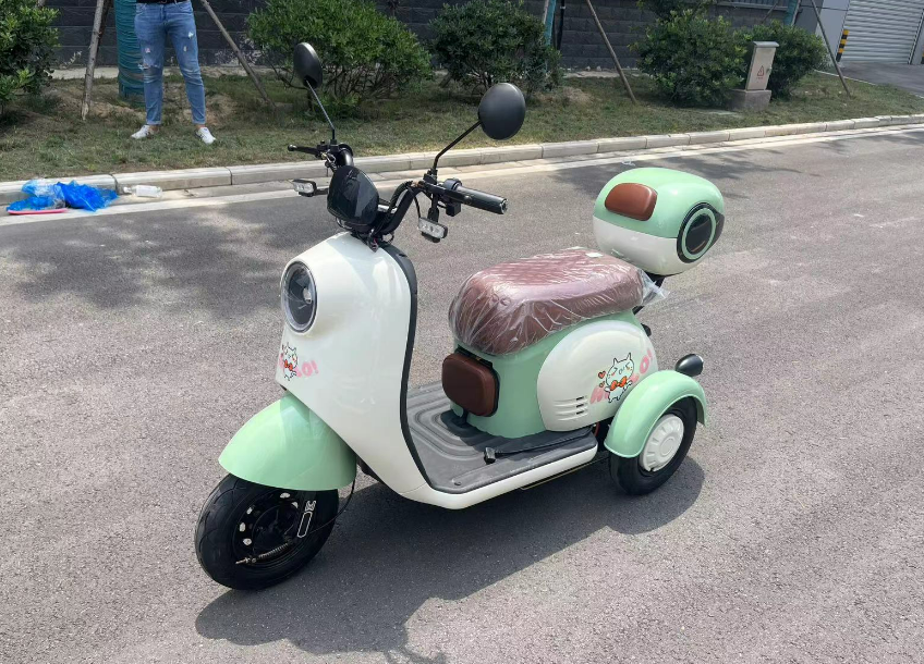 Véhicule électrique à tricycle de passager électrique véhicule électrique