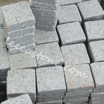 Grey tumbled cobble stone tile
