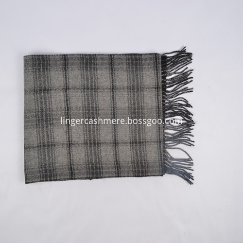 Gentle Plaid Wool Scarf