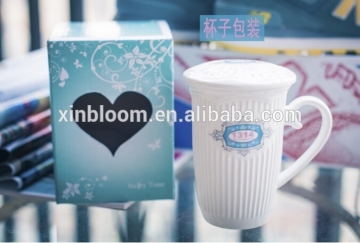 creative 3D feel stripe relief ceramic mug with porcelain lid and handle