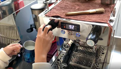 Portable Professional Espresso Makers: Italian Cafetera and Barista Manual Machines