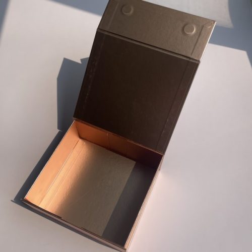 Luxury Custom Magnetic Box with Sponge Foam Insert