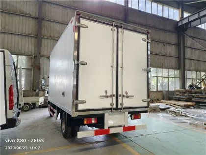 4x2 ISUZU Refrigerated Van Truck