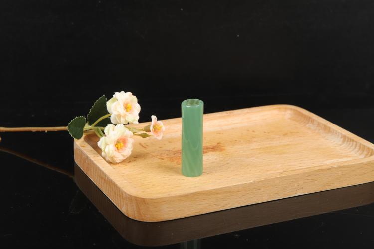 Customizable color glass cigarette holder