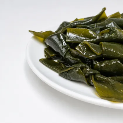 Fragrant braised kelp knot