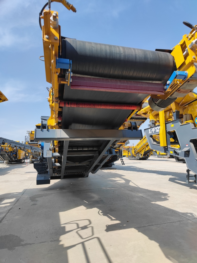 XCMG XPE0810 Mobile Crushing Screening Station