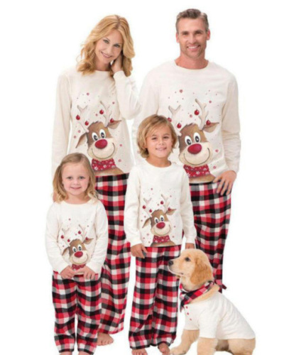 Urso polar do pijama de natal da família