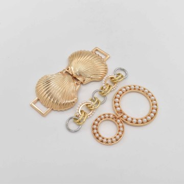 Set di fibbie con conchiglie in oro di lusso a prova di ruggine: migliora il tuo bikini con connettori e catene di perle in metallo unici