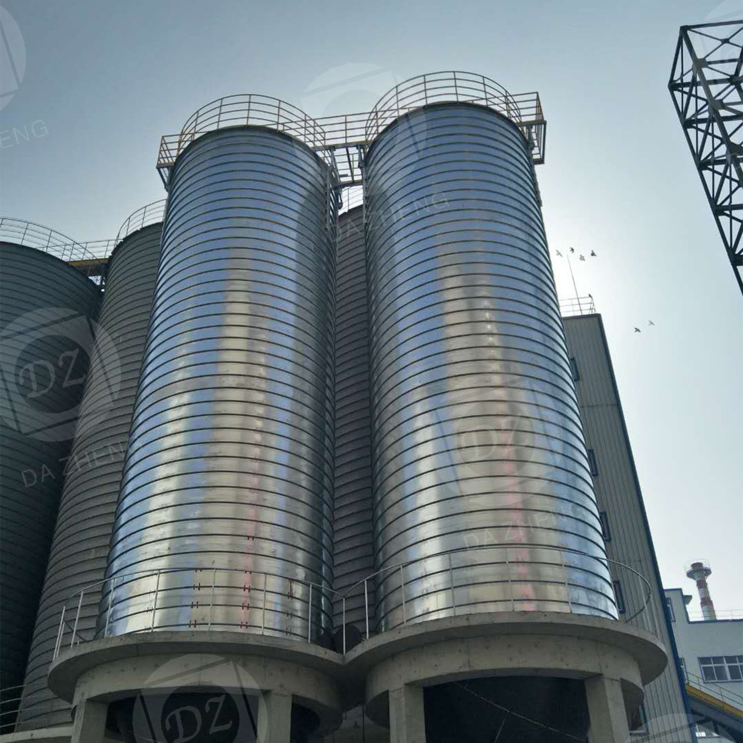 Захранване Специализиран силоз за съхранение