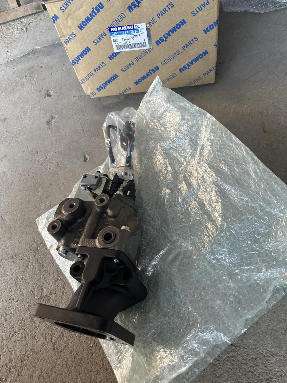 YB60001906 Swing Gearbox FOR EX1200-6