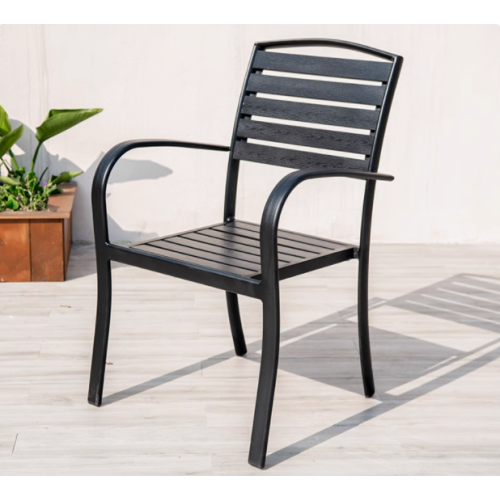 Contemporary Outdoor Lounge Chair