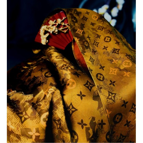 Bufanda Jacquard De Seda Dorada Con Textura De Pluma Fénix