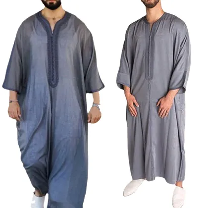 Gray Muslim Robe for Men: A Casual Kaftan and Islamic Thobe Clothing Item