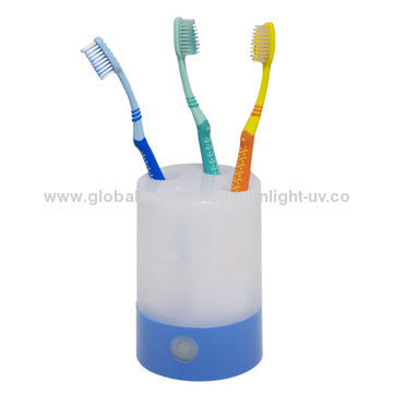 Family UV toothbrush sterilizer