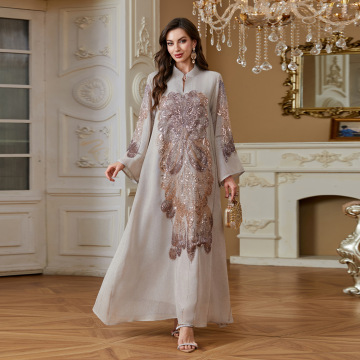 Eleganter, perlenbesetzter Abaya-Kaftan mit Paillettenstickerei