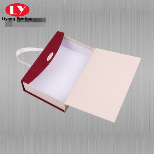 New design magnetic closure paper bag with handle