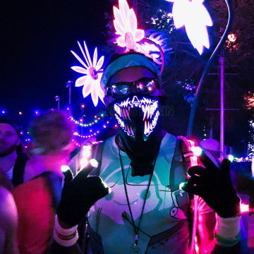 Sound-Activated LED Light-Up Mask for Music Parties and Holidays