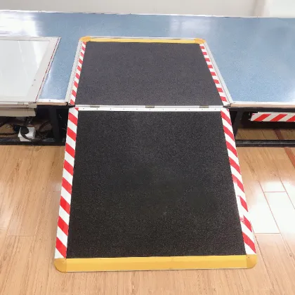 Manual Folding Ramps FMWR-N Aluminum Bus Wheelchair Ramps 350kg Capacity