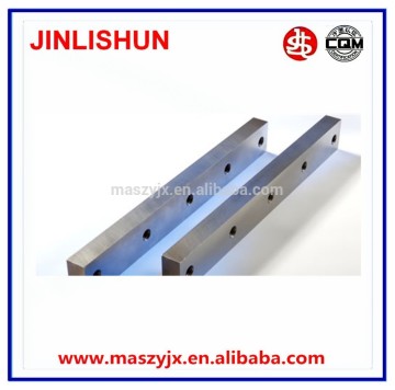 Long straight shear blade for cutting sheet steel