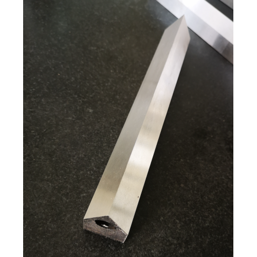 Katumpakan ng tatsulok na slide riles