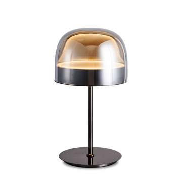 Lampada da tavolo dorata della base in metallo retrò americano con tonalità di vetro
