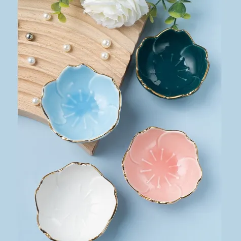 Y35 Sakura Ceramic Dish: A Beautiful Cherry Blossom Seasoning Bowl and Trinket Plate for Your Kitchen