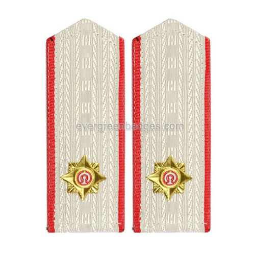 White Epaulette Metal Logo met Red Ribbon Border