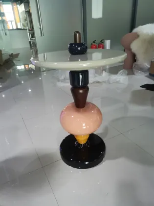 TRADITION Shuffle Coffee Table