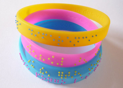 Eco-friendly Glueing Silicone  Wristbands Embossed Printed Silicone Bracelets