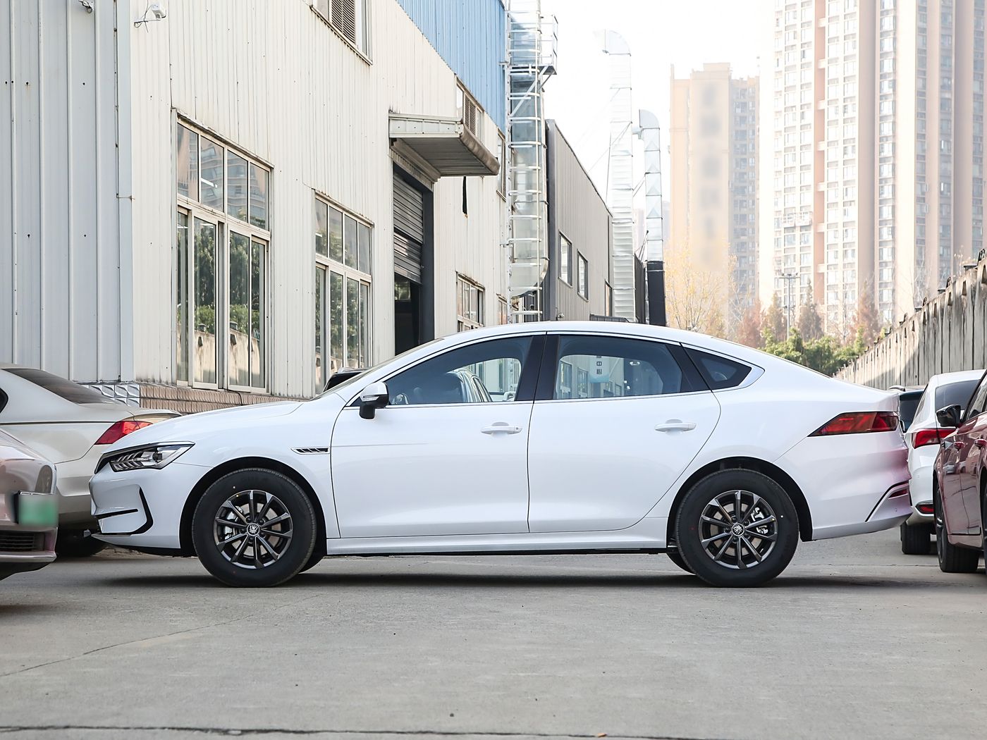Long-Range Electric Sedan BYD Qin Plus 510KM