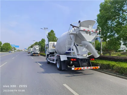 3m3 Dongfeng Concrete Mixer Truck