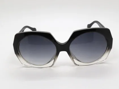 Black On Transprant Frame Grey Gradient Lens Vivienne Westwood Vw77702 Branded Sunglasses For Women