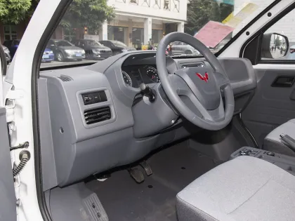 Wuling Yangguang - 100km/h Electric Cargo Van with Reliable Quality