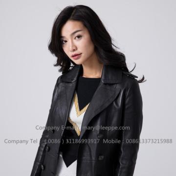 Jaket kulit domba untuk wanita di musim sejuk