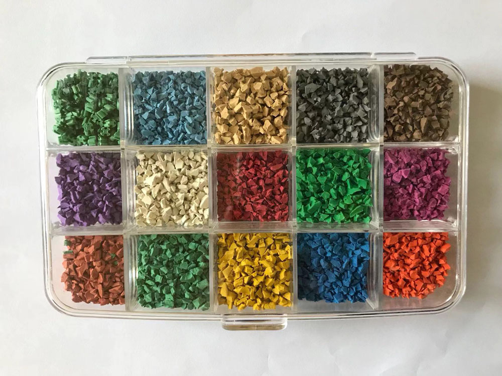 Colored rubber particles (2)