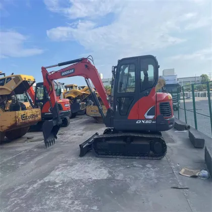South Korean Second-Hand 6-Ton Crawler Excavator - Doosan DX60 Used Small Excavator