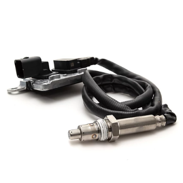Nitrogen oxide sensor assembly 539-0117 is applicable to the 988GC loader, and is a sensor for the engine exhaust system.