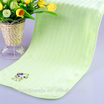 Hot sale promotion cotton cartoon printed children hand towel